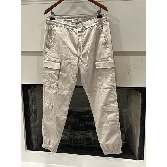 NWT Hollister Cargo Jogger Men’s Large Stretch Khaki Built-in Zipper Pocket - Picture 1 of 13